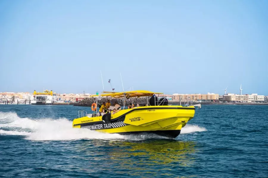 yellow-taxi-boat-to-los-lobos-3