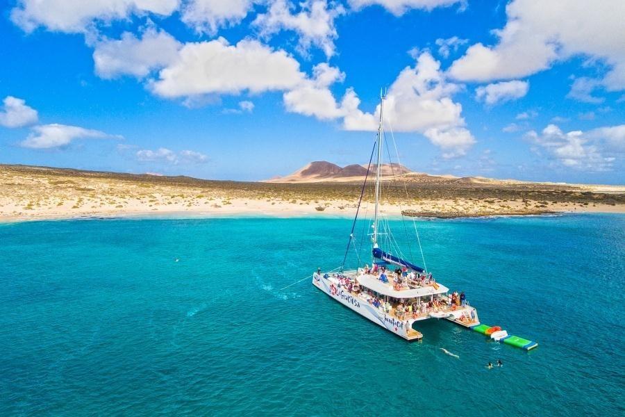 La Graciosa Excursions and Catamaran Trips La Graciosa Excursions and Catamaran Trips