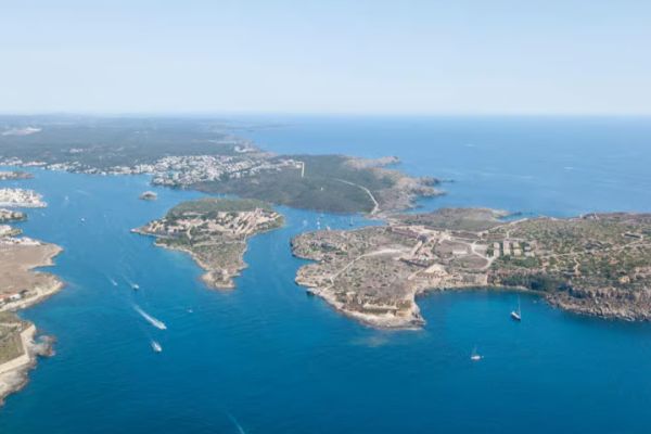 Mahon: Harbor Boat Tour with Underwater Viewing & Commentary