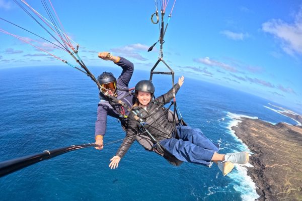 Tandem Paragliding Lanzarote – Fly Above Volcanoes & Ocean