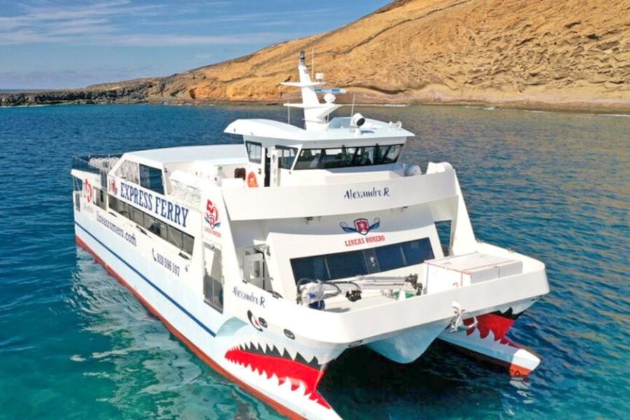 ferry-la-graciosa_123