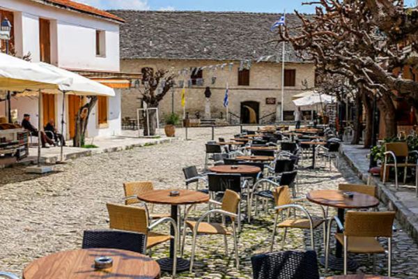 From Paphos: Chrysoroyiatissa, Kykkos and Omodos Day Trip