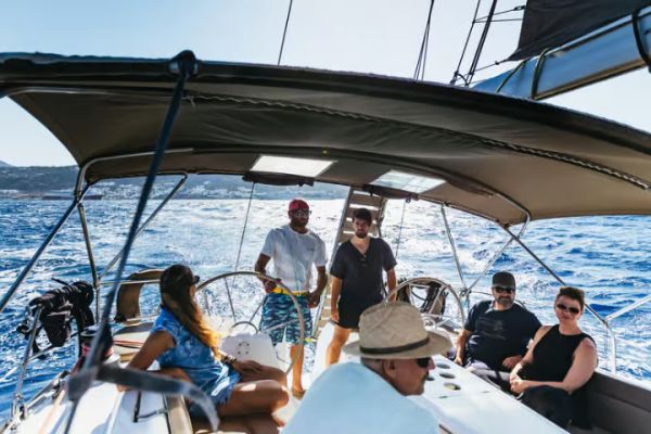 Mykonos: Yacht Cruise to Rhenia and Guided Tour of Delos