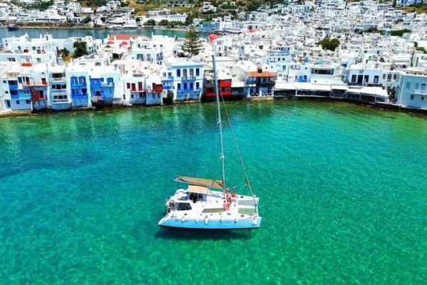 Mykonos: Catamaran Cruise with Lunch, Drinks and Transfer