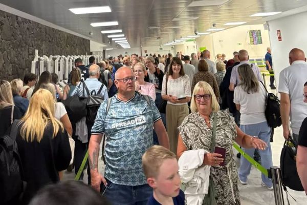 Passenger Dies at Lanzarote Airport | Passport Queue Concerns