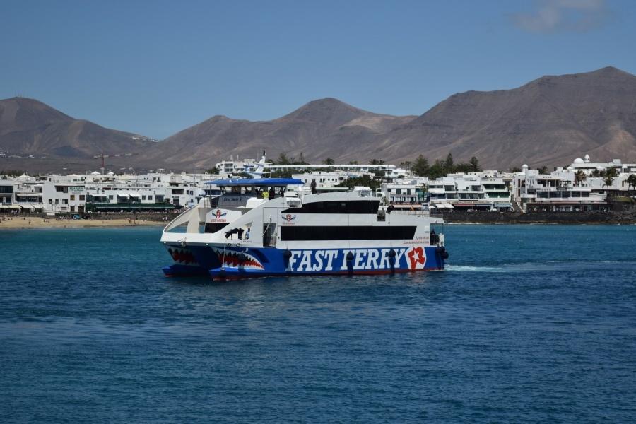 Catamaran cruise in Lanzarote sailing near the Papagayo coastline